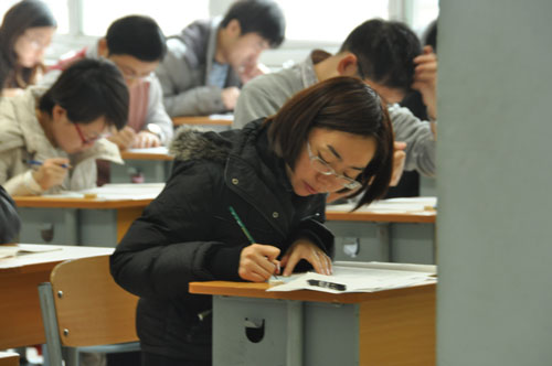 2013����ҹ���(w��)�T��ԇ�Pԇ�F(xi��n)����������Ŭ�����}���zӰ ����