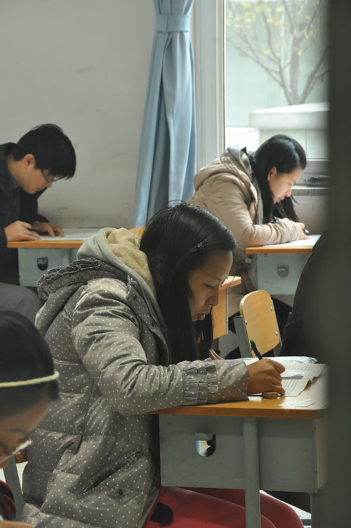 2013����ҹ���(w��)�T��ԇ�Pԇ�F(xi��n)����������Ŭ�����}���zӰ ����