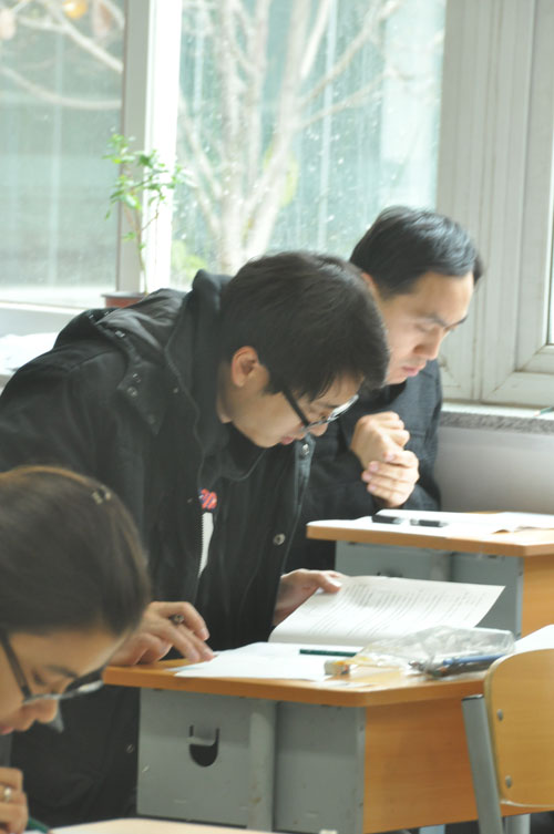 2013����ҹ���(w��)�T��ԇ�Pԇ�F(xi��n)����������Ŭ�����}���zӰ ����