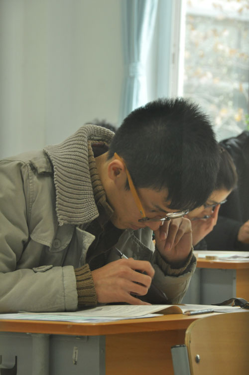 2013����ҹ���(w��)�T��ԇ�Pԇ�F(xi��n)����������Ŭ�����}���zӰ ����