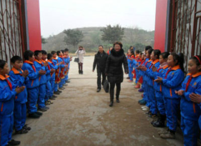 �Ĵ�һС�W(xu��)�W(xu��)����"�м�"�I(l��ng)��(d��o)ð��(y��n)���A���gӭ(�D) ��2��