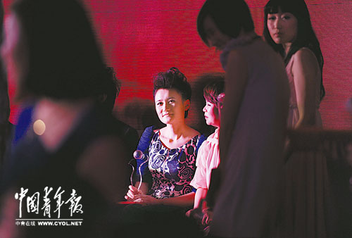 һ����˾����ĺ��_��һλ�����ˆT������(ji��ng)������(ji��ng)��(l��)��(ji��ng)����������Ů���I(l��ng)��(d��o)�cͬ�¡�������É��ýk���ğ�����@Щ���s��һ������������(f��)�s��΢��������w��