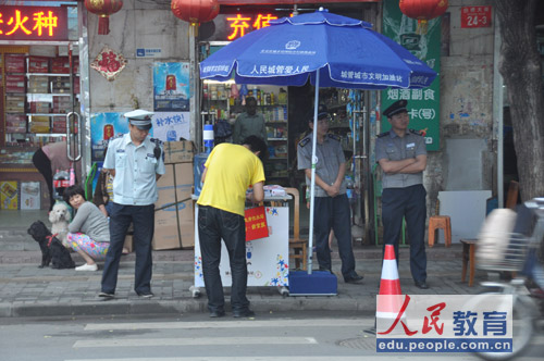 8��һ�����V���T�ЌW(xu��)���c���ǹ����ڞ���L���������(w��)վ�����zӰ ����