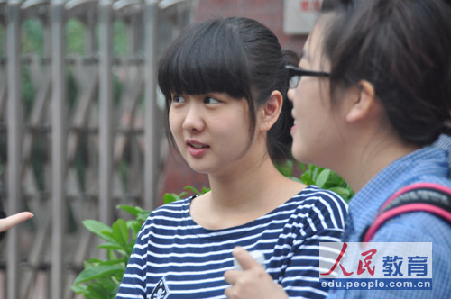 �@�ҲĤG�ѡA�ҥͶi���e�A�ݤW�h�w�g�A�R�҄��^��C�]��v �����^