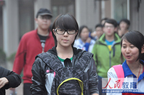 ��݋�԰ף��������c(di��n)ɶ��׌�����������zӰ ����