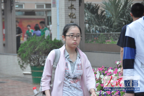 ��݋�԰ף��ƺ�Ӣ�Z(y��)��ԇ���c(di��n)���y�����zӰ ����