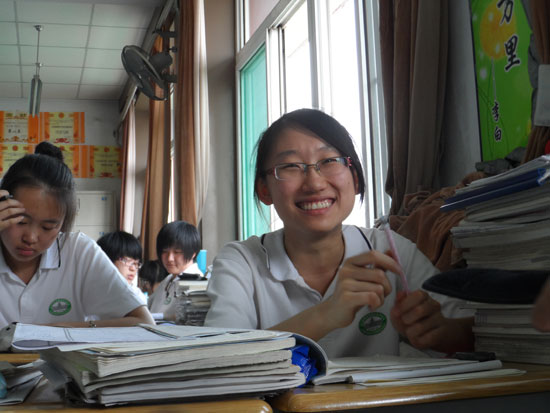 ��΢ЦŮ������Խ������Ц����ô�峺�����崺�L(f��ng)