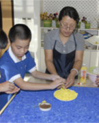 ����κ����������ä�ˌW(xu��)У�����̎������s�@�������ؽ̃�(y��u)��̎����M(j��n)��(g��)�����ȷQ̖(h��o)��κ�ώ����ğ��(��i)�̌W(xu��)���׺�ÿ��(g��)�ܶ�������(hu��)�o����W(xu��)�|���M(j��n)������ͬ�W(xu��)�a(b��)�n����׌�����s�ϰ༉(j��)��ƽ��ˮƽ����