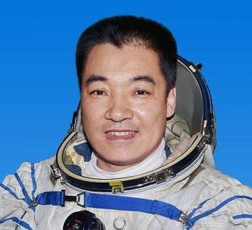 "��ʮ"����T���Թ����y�����ώ����Д�(sh��)�W(xu��)�ώ�������V������ʹ�Ҷ����˞錍(sh��)�F(xi��n)��(m��ng)���Ŭ���W(xu��)��(x��)�����ҵĳ��L(zh��ng)��·�Ͻo���������o��ϣ����