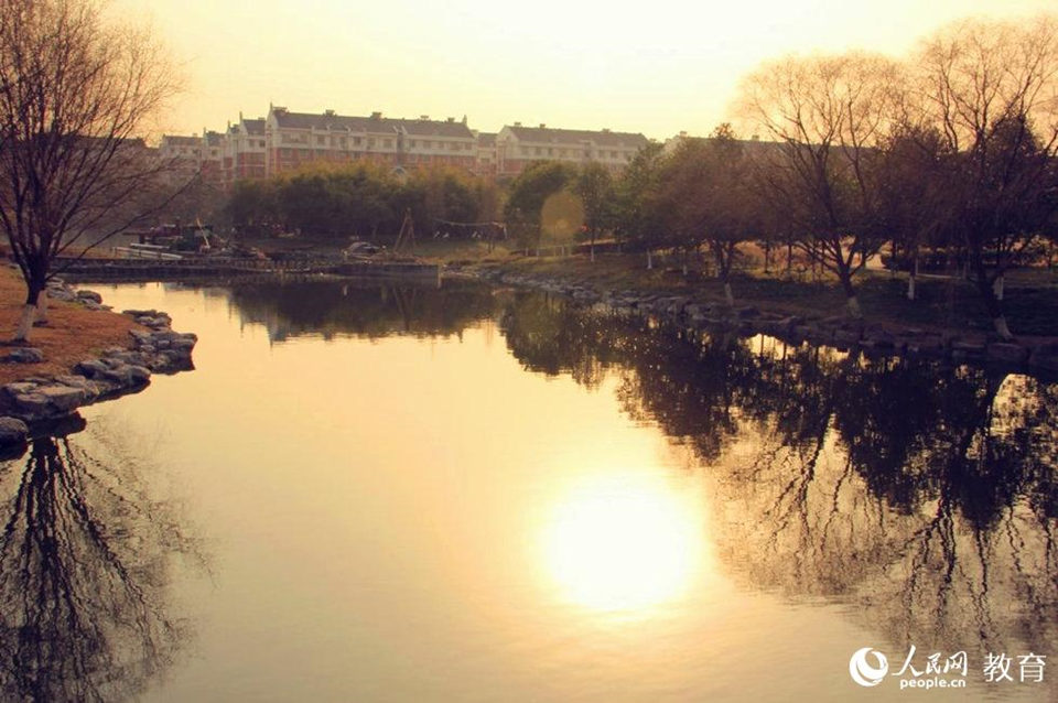 Խ���h(yu��n)�x���l(xi��ng)����Խ�X�ü��l(xi��ng)�����䌍(sh��)������ĺ���Ҳ��Ҋ�øɺ����ҵČW(xu��)У��߅�����潭������֪��������X�����Ȳ��ϽB�d������̫���ˣ�׌�˸е��������B�d�ĝ��s���B(y��ng)�˵���