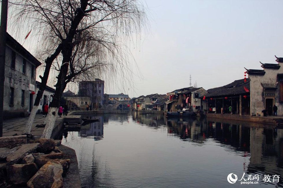 ��ɫ�Ķ�����һ�N���o������Ó���������~�ӣ������ڰ�߅���B�d�Ķ�����꣬���񱱷���һ��������������ʡ���?y��n)��@����������B�d�Ķ���������ɫ�ʆ��{(di��o)�Ļ������R���������@Щ���ϵķ��Ӷ������˴�t���\��׌�������һ�c(di��n)ϲ����