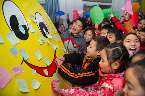 2��16�����ںϷ���¡��С�W(xu��)���W(xu��)��������(xi��)�M�W(xu��)�ڼ��Z(y��)�Ŀ����N�ڡ�ЦĘ���������A��ӛ�߶��� �z