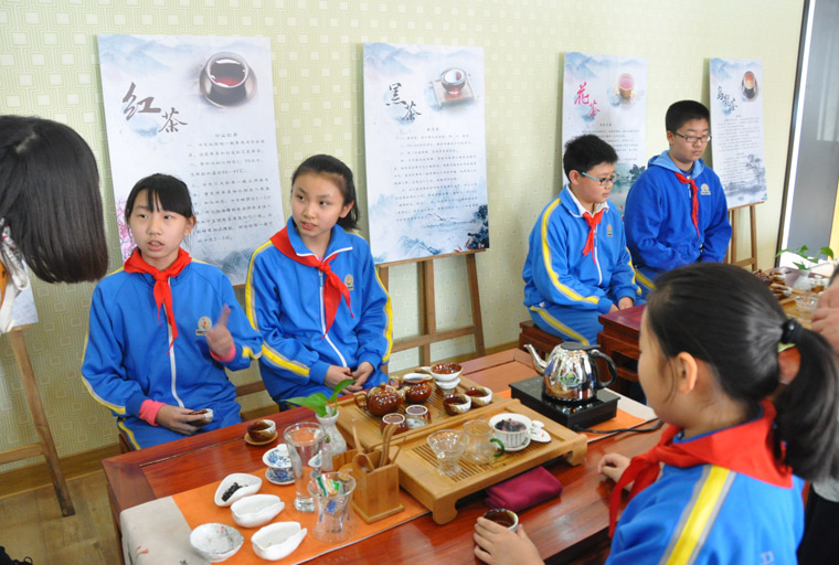 �H����ɫ�Ĳ�ˇ�n