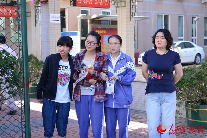 2014��߿�����M�D�����Կ�ǰ��΢Ц��8��