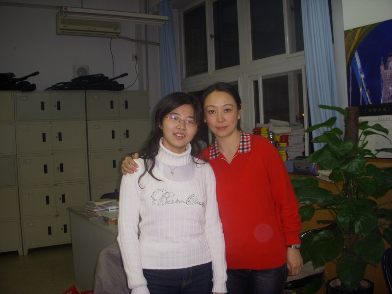 ���ώ������ČW����������Ӣ�Z��һ�T�Z�ԌW�ơ�һ�T���ČW�������������H�H��֪�R������ǳ��d��˼���c�Ļ��������İ༉�����ܶ��W������x��������������s�ā�����Ӣ�Z���ε��������T�u�팦�����������G�����������ҵ�����һ�N�W���ĄәC���W�������Ļ��������|���Ļ�����ȡ���L���鼺������