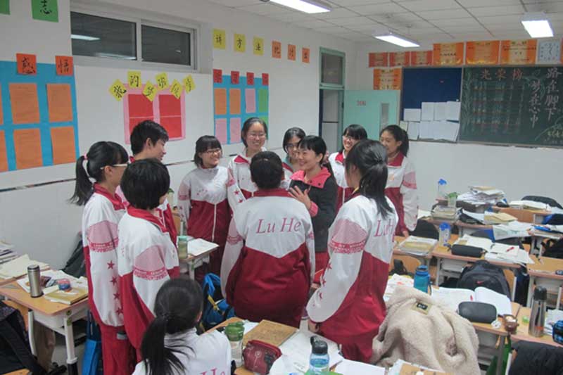 ���҂����H�ǌW(xu��)�ԡ�����2013��4���w�ώ��༉Ů���@���(du��)������ͬ�W(xu��)���n�g�ڰ༉�c�ώ�һ���O(sh��)Ӌ(j��)Ӗ(x��n)������������δ����    ���@�λ@��ِǰ�����σH�е�һ��(g��)��ͬ�W(xu��)��ͬ�W(xu��)�����x��̾������Ժ�ăɂ�(g��)��(n��i)��Ů���@���(du��)�^�P(gu��n)�،����@���˵ڶ����ĺóɿ���ͬ�W(xu��)���ڿ��Y(ji��)��(hu��)���@���f�������@�C���ˌ�(sh��)�(y��n)���ͬ�W(xu��)�����ǌW(xu��)�����҂������涼���ԃ�(y��u)���� ��     ��(d��ng)Ȼ���w�ώ���ָ��(d��o)�W(xu��)���ϵĲ��������������������L����ѭ�ƌW(xu��)�Ľ����̌W(xu��)��Փ��ע�،W(xu��)����Ԫ���ܵ��_�l(f��)���P(gu��n)ע��ͬ�ӴΌW(xu��)��������Ͱl(f��)չҲ���@��ِ�Ą��������ɛ]���w�ώ��M(j��n)�еġ��l(f��)չ�W(xu��)���ķ��������������l(f��)�W(xu��)���ĝ��ܡ���̽���������ڡ��B͸�༉�Ļ�����������(d��o)�W(xu��)�����콡ȫ�˸񡱺� ������(d��o)�W(xu��)���M(j��n)������Ҏ(gu��)���ϣ�����޶ȵؼ��l(f��)�W(xu��)���ĝ��ܡ� ȡ�����@����Ч����