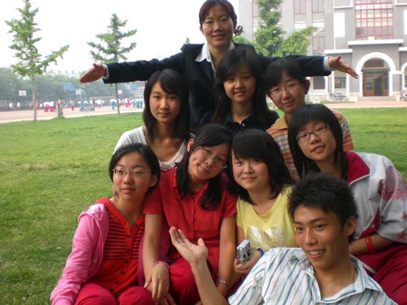 ���۵ĺ��o������2008��5�W(xu��)���������I(y��)���༉ͬ�W(xu��)�������w�ώ���Ӱ����׌ÿ��ͬ�W(xu��)�`��Դ���ĵ׵�Ц�ݡ���    �w���`�J(r��n)�����̎�����Ҫ���ǽo�c�W(xu��)�����擴�ġ��ۡ�����ѽ�������P(gu��n)��,����؟(z��)��,���Ƿ�I(xi��n) ,���Ǹ������������`�A�����`�� ���۶��ж�����(y��n)�۽Y(ji��)�ϡ�����������Ĺ�����ʼ�K�Գ��@����(bi��o)��(zh��n)������o�������W(xu��)У�����L���Լ�һ���M��Ĵ����