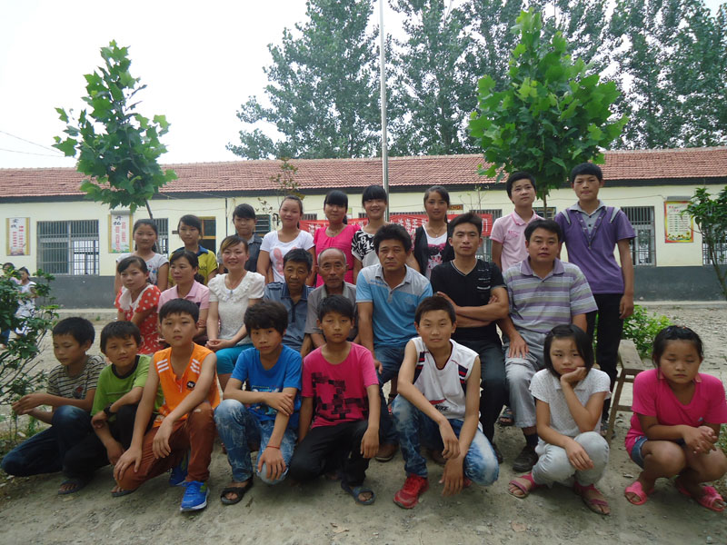 �����˄����k������,�쾰�ƾܽ^�������r(n��ng)��С�W(xu��)�ώ��oȱ,�W(xu��)У��ÿ���ώ����n���ŝM��,�����D��������,��Ҫ�ǲ�����,�@Щ�����l��?���쾰���f,�͌W(xu��)����һ������ÿ�����Ҹ��ĕr��,���n�ĕr�����w����͛]��ô������26��Ĉ������쾰������һ����һ���ČW(xu��)�������@���r(n��ng)���С�W(xu��)У��������������������|��W(xu��)������ϣ���Ę����������ώ���2013�ꮅ�I(y��)�W(xu��)���ĺ�Ӱ��