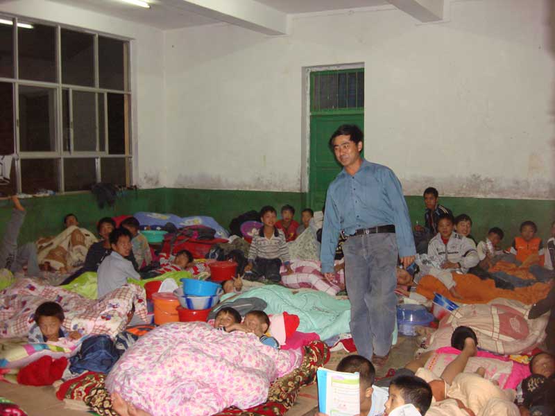 ԓ�D��2012���ˮ�ЌW(xu��)�����Rƺ�ᵽ�R��(ch��ng)���W(xu��)Уһ�ж����µ���Ψ�н̌W(xu��)���������ͺ�(ji��n)�׵�ʯ���߷��������]��ʲô���W(xu��)�����ώ������(sh��)���ϰ��յķ���ס���ٔ�(sh��)�W(xu��)��ס�ڽ�������ˮ�ЌW(xu��)�����Rƺ�ᵽ�R��(ch��ng)��