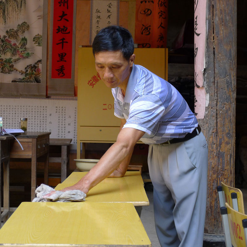 ƫƧɽ�^(q��)�W(xu��)У�Ĺ����h(hu��n)���D�ࡢ�k�W(xu��)�l����ª�����n�]�н̾������͵�ȡ���Լ������������W(xu��)�����n���ʉ���������(d��ng)����������������©���컨��Ó���������Լ���©����컨���������]�в����o���֓�����̹ǵĺ��L(f��ng)�������I�����ϱ�Ĥ�����������_�W(xu��)ǰ���~�d���Ѻ��ӂ������β��Ƀ�����(zh��n)��ڶ������n��    