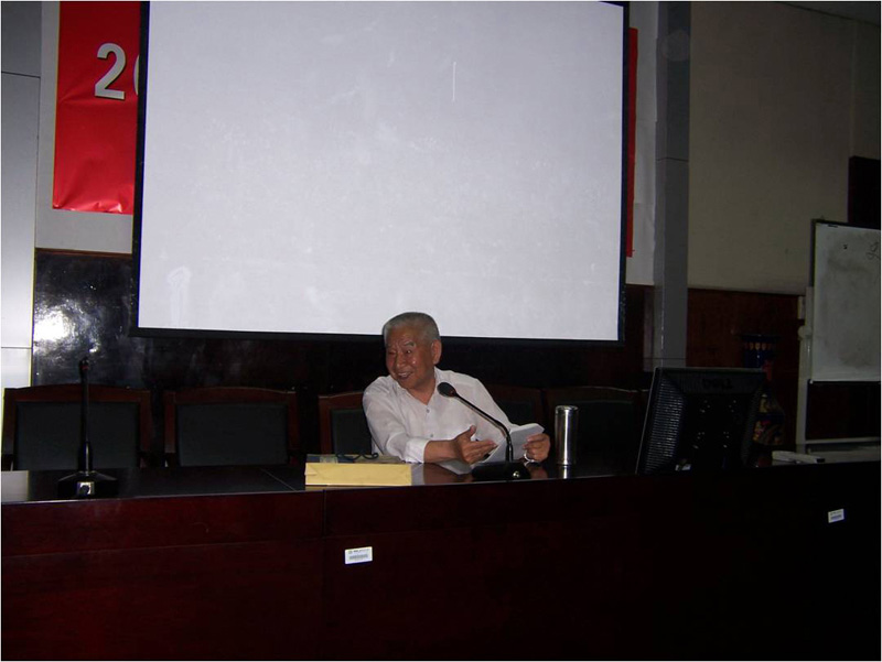 ���Ͼ�������W(xu��)������ѩ��PPT��ͬ�W(xu��)���v���n�̡��ҵ�ʷӛ��(m��ng)�������˴_����(y��n)֔(j��n)�����ώ�����(hu��)��һ���׼�����ǰ������Ҫ��֪�R(sh��)�c(di��n)�����˱����ČW(xu��)�о��n��̫�^(gu��)����������ѩ�ώ�����(hu��)���n�ϻ��S��գ����r(sh��)�cͬ�W(xu��)���M(j��n)�л���(d��ng)��(�D�����ѩ�ώ����Ͼ�������W(xu��)�v���n��)