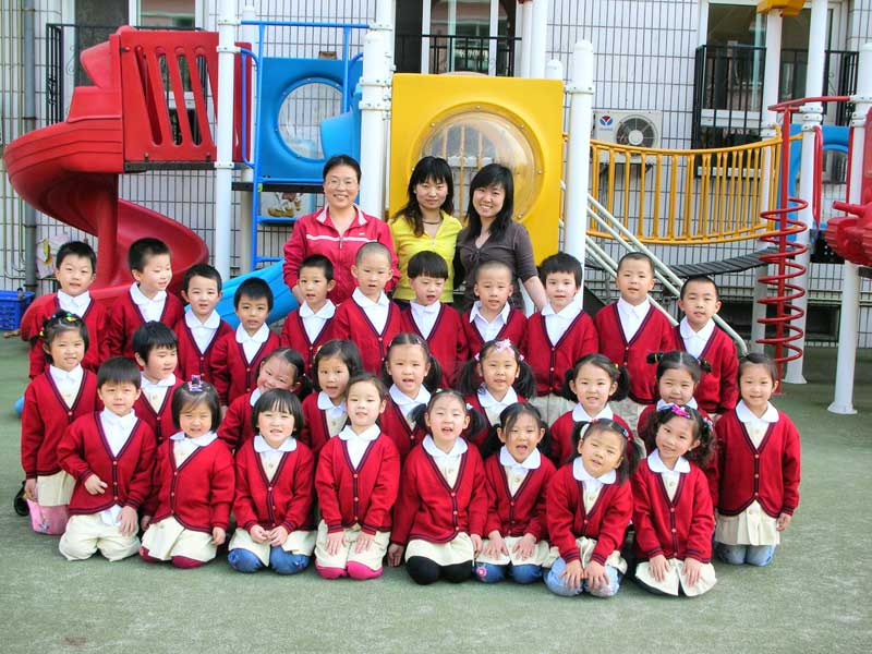 ��һ�����Ӯ��I(y��)�ˣ���衸��|���������ڽ���һ��������21�꣬һ����һ���ɐ۵ĺ��ӏ��@�����w���ɞ�һ��С�W(xu��)����ÿ��(d��ng)����һ�������I(y��)�������НM�Ǹп�����Ը�麢�ӂ���ͯ�ꮋ� N���ĈD����׌������ͯ����ӿ옷�c�y������ 