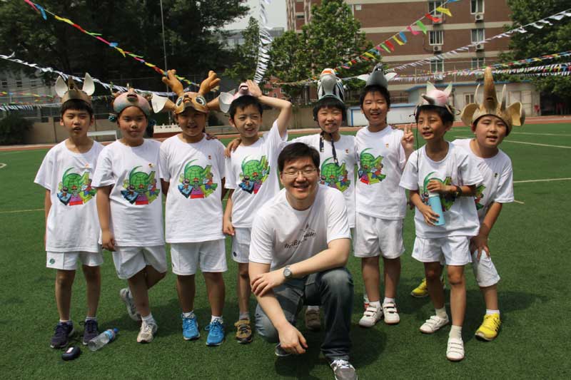  �ڏ����Ď��I(l��ng)�����W(xu��)���������Z�����������x�����y�ܿ��F�����ڽ̸����M(j��n)�����W(xu��)���ĳɿ������]�н��ͣ�������(w��n)��������2008����2012����ÿ�W(xu��)�ڏ��������İ༉�ɿ����@У�^(q��)��һ�����ɿ��ڳ�ꖅ^(q��)���������ж�����ǰé�����̵Į��I(y��)�����뱱�������c(di��n)�ЌW(xu��)�ı����_(d��)92%���A���ˌW(xu��)У�����Lһ�µ��J(r��n)����ͬ�r�������S���W(xu��)���ČW(xu��)��(x��)������߀�ڰ��г�����F(tu��n)�M(j��n)�л�����@�Ǐ����༉�����ĺ��J��F(tu��n)��