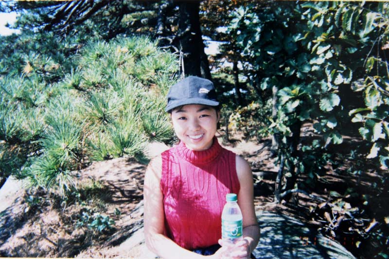 �������ǽ��Kʡ�����л�ꎎ����W(xu��)Ժ�o��(d��o)�T����Ƭ��2000��10�z��̫��ɽ���������M(j��n)�뻴ꎎ����W(xu��)Ժ���g(sh��)ϵ�W(xu��)��(x��)���һ��������������ĵ�ꖹ����N����Ц�ݣ�������W(xu��)�����M������