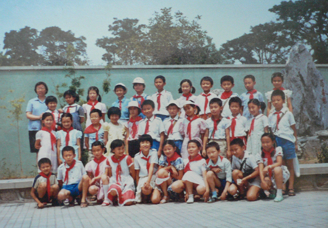 �m�������ڼ������յČW���������T̽�����Tͥ�������ؑ��������W�������ǝM�M�ĸж���힓P���D��O�ώ�����1988�î��I(y��)����ԓ���_չ�ġ����c������ӫ@�����������ҕ�_�����ӂ�����һ����Ƭ�ӕr�ĺ�Ӱ��