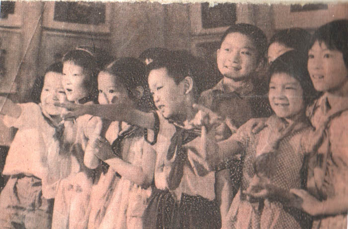 �����ڡ������Ո󡷡������Ո󡷡��Ї������󡷵Ȉ��ϰl(f��)�������ϰ�ƪ�����^�౾�������������С������Ľ�����һ�������Ļ�����ؔ�����x���͕����l(xi��ng)���̕�Ŀ���@���D�ǡ��Ї���ͯ���s־ӛ���S�O�ώ�1980�ð��W��ȥ���g�^�r�Ĕz�ģ��������������s־��������