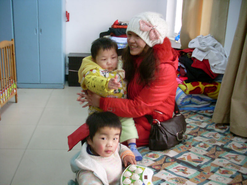 2007���2009����·�ώ����̮��I(y��)�����@�Ɍî��I(y��)���ĳɿ�(j��)���ڲ�ƽ�^(q��)����ǰé�������˫@���˲�ƽ�^(q��)���̌W(xu��)��(y��u)��̎����Q̖(h��o)����Щ���(zh��n)�W(xu��)У���I(l��ng)��(d��o)�����뵽��������С�W(xu��)ȡ��(j��ng)����������֪����·�ώ�������߰���W(xu��)�����ĳɿ�(j��)��ÿ�춼�x��(w��)�ؽo�W(xu��)�����a(b��)�n��·�ώ��Đ�(��i)�Ĳ��H�H�ǌ�(du��)���ČW(xu��)������߀��(j��ng)����������Ժ�����˺ͺ��ӣ��@���D�Ĕz��2012�������(zh��n)�߿ڸ���Ժ��