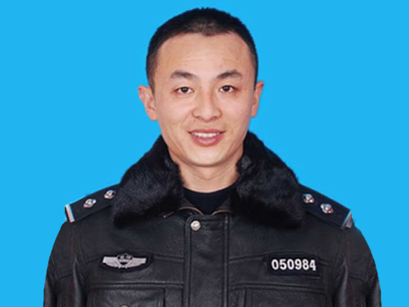 ����4�����T܊��һȺ�����ӂ�����ȫ�������s��������һ����^�y����50�q���ա��������ϋ������@Ⱥ�����������������������e�硱ꐛ_��Ҳ����ȥ�궬ҹ�ڳ����̃����e���L(f��ng)�Δ����|5С�r(sh��)�Ա��C��·ͨ��������������u�ġ��������e�硱��(�T܊�ČW(xu��)�������������e�硱ꐛ_)