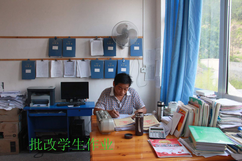 ��͢��ͬ�WƷ�W�惞(y��u)��������ƫƧ���r(n��ng)�����Լ����Ǳ��B(y��ng)������ĸ�L���������ֻ���c���̞�飬��ͥ�l��ʮ�����y����(j��ng)�^�෽Ŭ�����WУ����(li��n)ϵ��һ�����������ʿ��ͬ���Y������֪����W���I(y��)����͢��ͬ�W��ؓ�������ڽ�����п�����601�ֵĺóɿ���ʡ��ʾ���Ը���--˼���ЌW�ȡ��