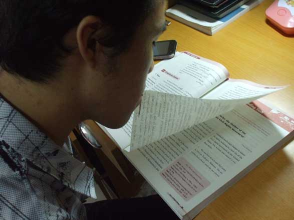 [�ĤQ�T��]�L�u���Q�d�إ�