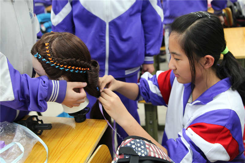 �W(xu��)У��ɫУ���n�̡����z�l(f��)�P�Y(ji��)