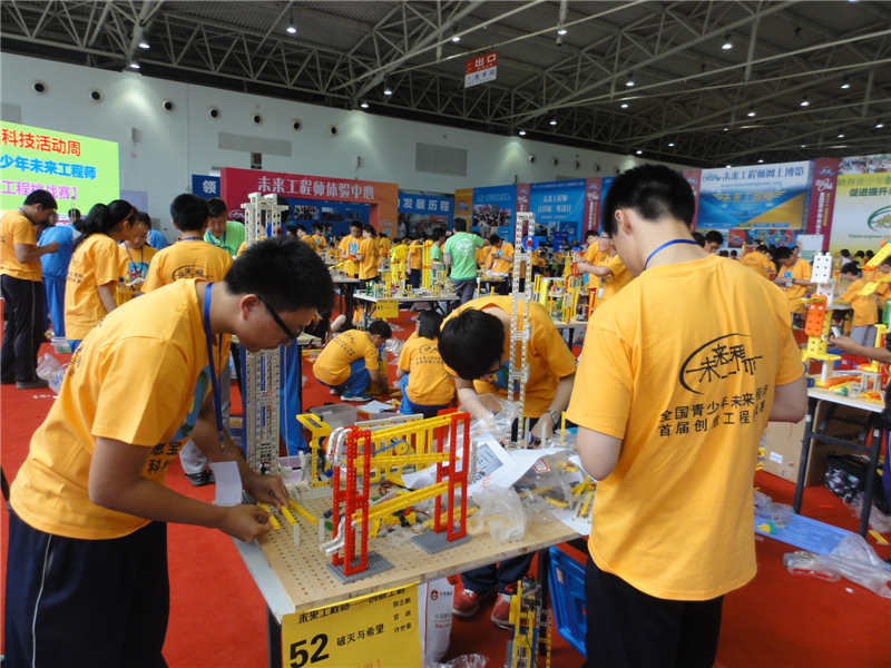 2013��5�¹�־�i�ȅ����׌�ȫ�������ꄓ(chu��ng)�⹤������(zh��n)�@�ЌW(xu��)�M������