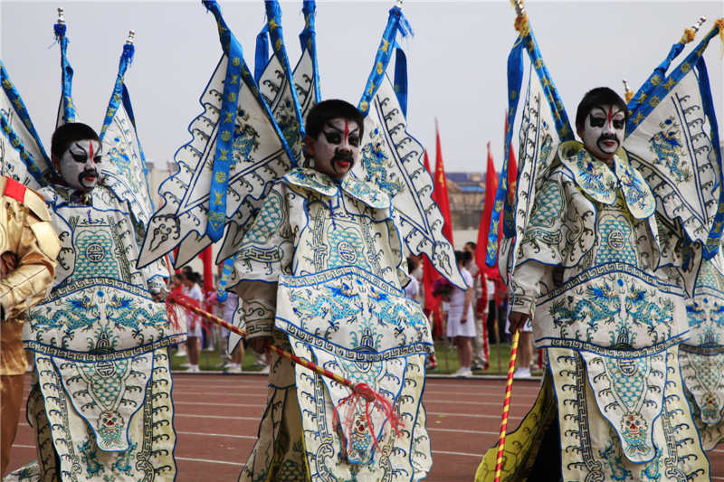 ����С�M��չ��