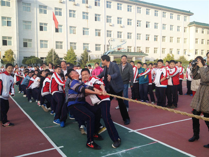 2014��5��27����ƽ�ȅ^(q��)�ڶ��ЌW(xu��)У�@�κӱ�ِ