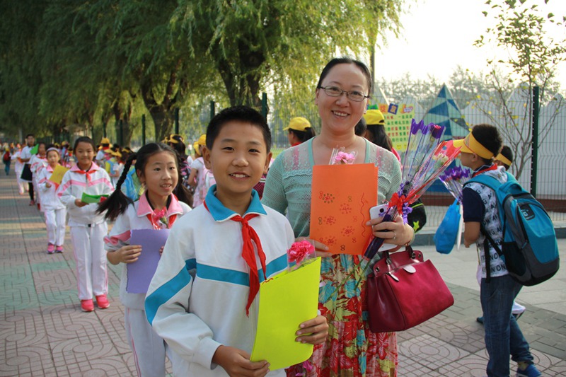 2014��9��10�Ռ�(sh��)�(y��n)С�W(xu��)�W(xu��)�����ƿ�Ƭ��̎��cף��(ji��)��