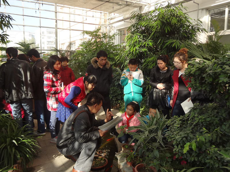 2012��9������ɽ�M(j��n)У���ІTָ��(d��o)�W(xu��)У��ɫ�w�(y��n)�n�̡����ƌW(xu��)�N��Ӌ(j��)��