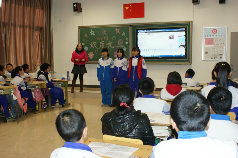 2015�༉Ԫ��(li��n)�g