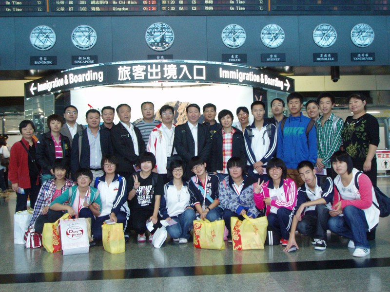 2010��10�����_������У�����Ϳ�У����һ���_�M�������ΌW��ӣ�