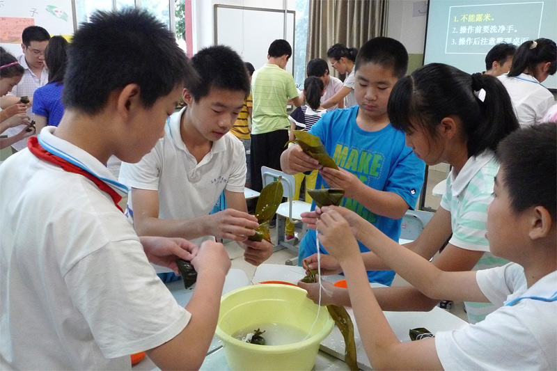 ����ʯ��ɽ���̿ƌW(xu��)�о�Ժʯ��ɽ�W(xu��)У���(d��ng)