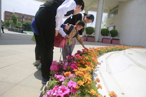 ���������P��ڶ�С�W�ĺ��ӂ����Iҕ��С���х��^