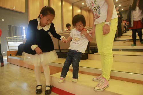 ���������P��ڶ�С�W�ĺ��Ӻ�ҕ��С������һ��