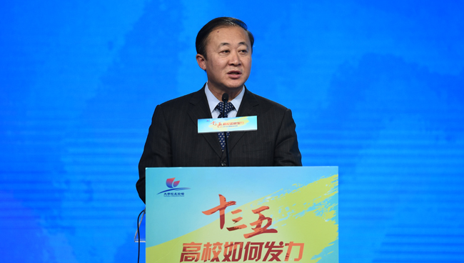 �|����W(xu��)У�L(zh��ng)�w�^���o