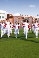 �׎���С�n�ģ��o�W(xu��)�����õİl(f��)չ   ����^(q��)�׶�������W(xu��)������Ȫ�����ڽ��������W(xu��)У�����׶�������W(xu��)����С�W(xu��)��ȪУ�^(q��)���ӳ��еľ���һ؞�ƌW(xu��)У����(sh��)�Ѓ����W(xu��)����һ��(g��)������һ�w����������Ŀǰ[Ԕ��(x��)]