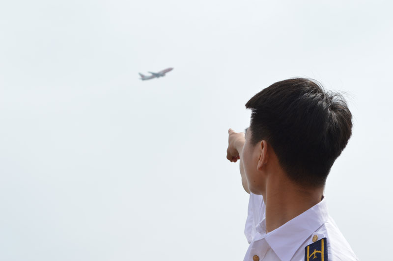 �񺽴�W ̧�^���������ܲ������g����һ�ܼ��w�Y���^���w�C��������ϵ�С�w�C�c����еĴ��w�C���^���������ˣ���ζ��������Ҫ�_ʼ��W������������Ҫ�Y����W������