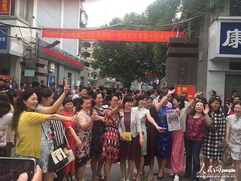 ����һ����(ch��ng)�������L�ȳ�V��ʰ���o���������������� �z