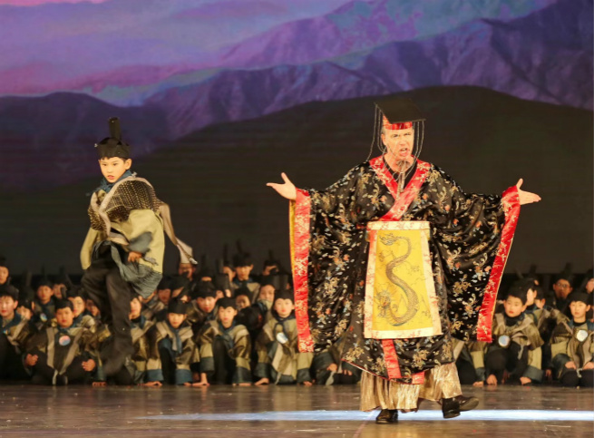 傳承歷史文化新形式：芳草學(xué)子用英語戲劇講中國故事【5】